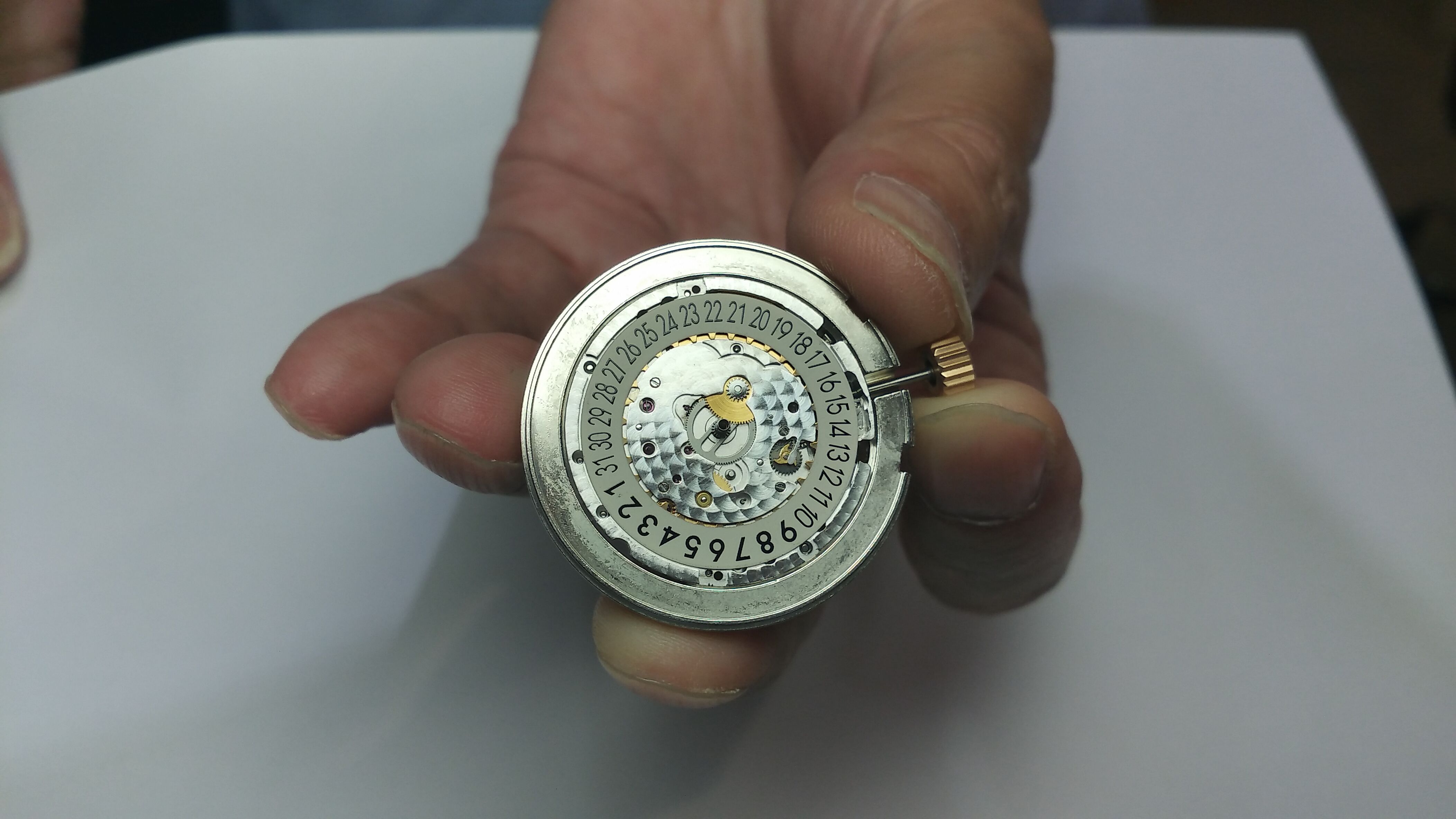 天梭表售后维修服务点（天梭表蒙变黄）