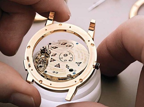 天梭售后电话服务（天梭手表日常修复）